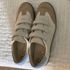 Sam Edelman trendy sneaker with Velcro * BACK TO SCHOOL OR WORK Size 11
